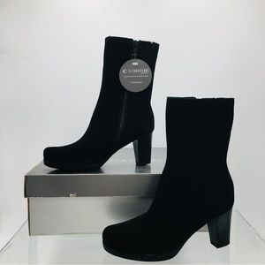 La canadienne Black Suede Women’s Ankle Boots